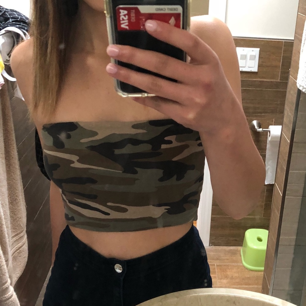 Camo cropped top